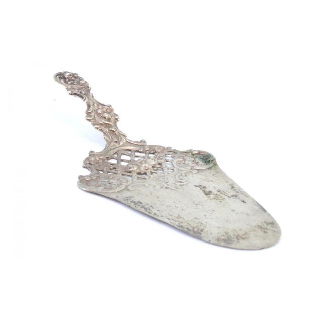 Silver Scalloped Cake Serving Spatula For Sale - Image 4 of 6