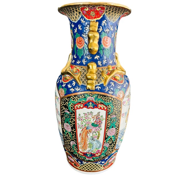 Chinoiserie Vibrant Vintage 1970s Chinese Famille Rose Medallion Floor Vase | Chinoiserie Grand Decor With Foo Dog Handles For Sale - Image 3 of 15