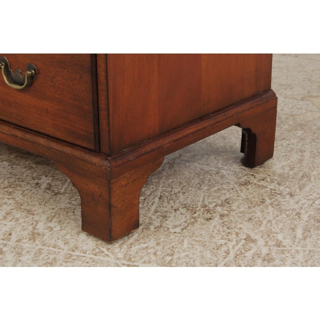 Stickley Mahogany Colonial Williamsburg Bachelor Chest For Sale - Image 13 of 18