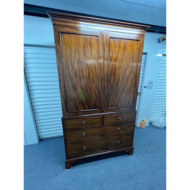 Late 18th Century Antique George III Linen Press From West Croydon, Surrey United Kingdom For Sale In Chicago - Image 6 of 11