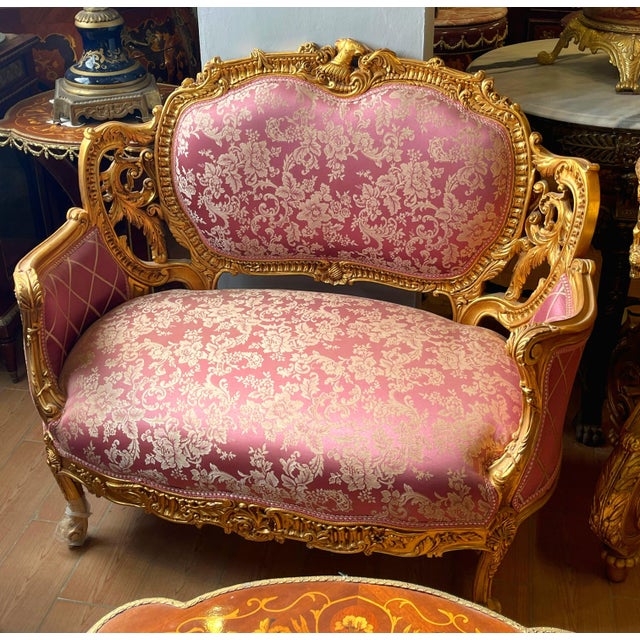 Make a statement with this French Rococo-inspired loveseat, upholstered in beautiful rose-pink damask fabric with...