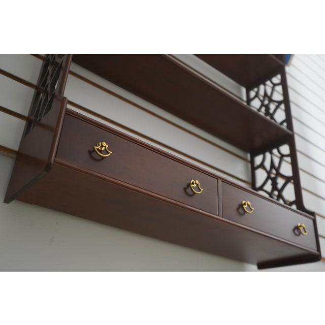 Stickley Colonial Williamsburg Mahogany What Not Shelf For Sale - Image 9 of 17