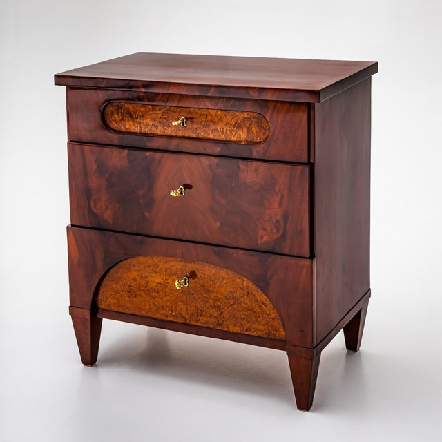 Northern German Biedermeier Chest of Drawers, 1830 For Sale - Image 3 of 8