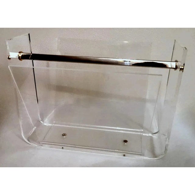 1970s Space Age Style Italian Clear Plexiglass Magazine Rack For Sale - Image 6 of 13