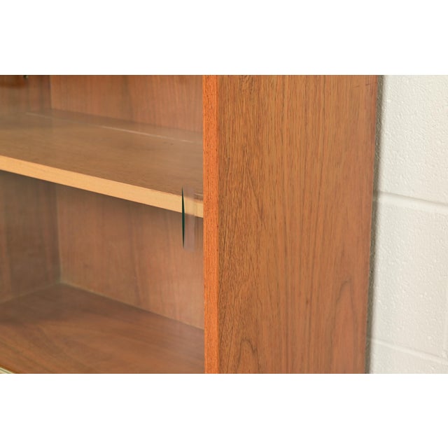 Wood Paul McCobb for Calvin Linear Group Sliding Door Bookcase Cabinet, 1950s For Sale - Image 7 of 15