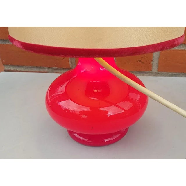 Mid-Century Modern Red Glass Base Table Lamps, 1960s, Set of 2 For Sale - Image 3 of 7