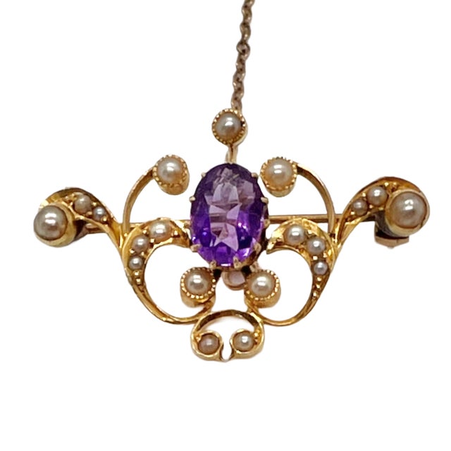 Antique 15ct Gold, Amethyst and Seed Pearl Scroll Brooch, England, Edwardian Period, 1900s For Sale - Image 5 of 15