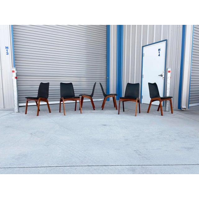 1960s 1970s Mid-Century Walnut & Black Vinyl Dining Chairs Attributed to Chet Beardsley For Sale - Image 5 of 15