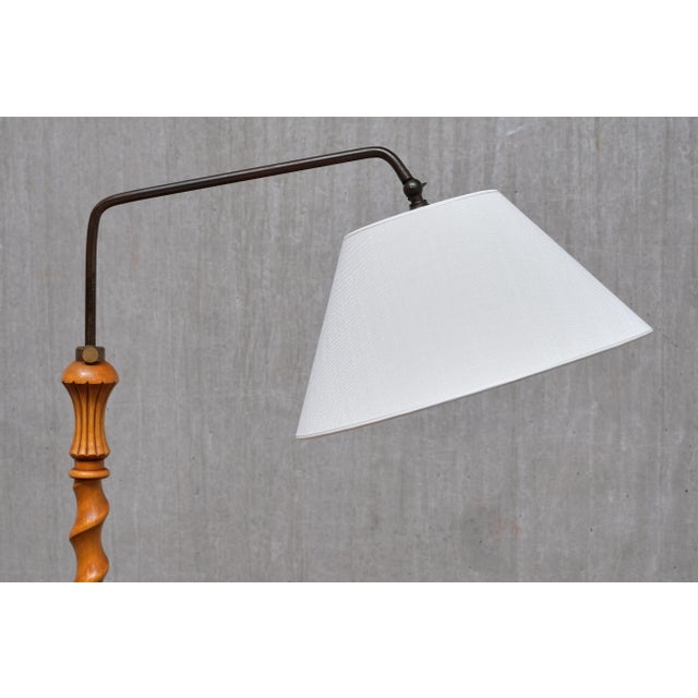 Wood Swedish Grace Sculptural Floor Lamp in Birch and Brass from Lundling, 1930s For Sale - Image 7 of 12