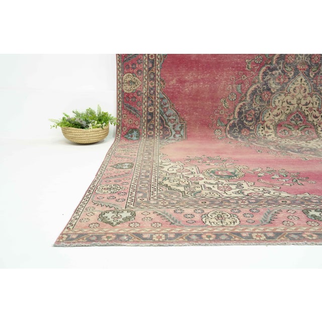 1970s Vintage Persian Handmade Wool 9x12 Pink Area Rug For Sale In San Francisco - Image 6 of 11