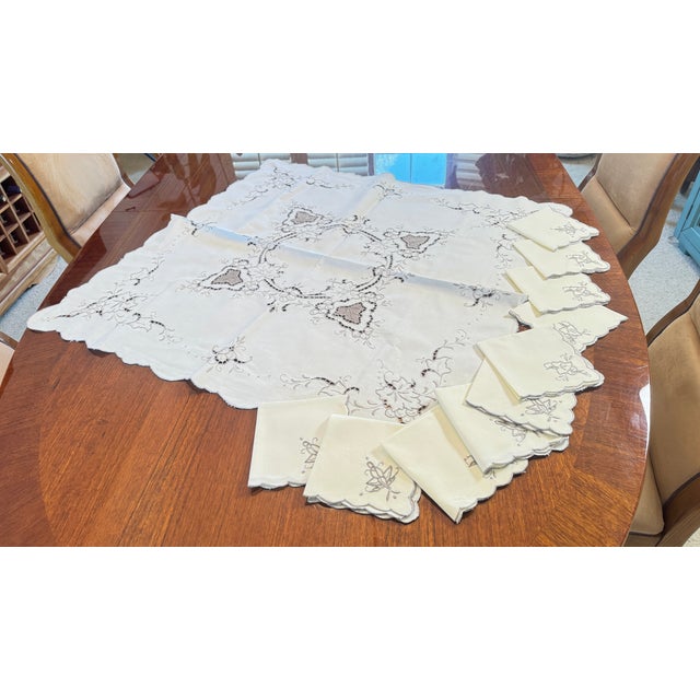 Cream Art Deco Linen Tablecloth 32" X 33" , 10 Napkins C1930 Cream With Gray Trim Pristine For Sale - Image 8 of 18