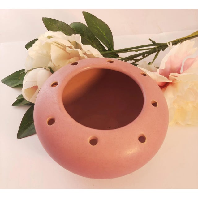 Mid 20th Century Vintage North Dakota Rosemeade Pink Pottery Vase For Sale - Image 5 of 12