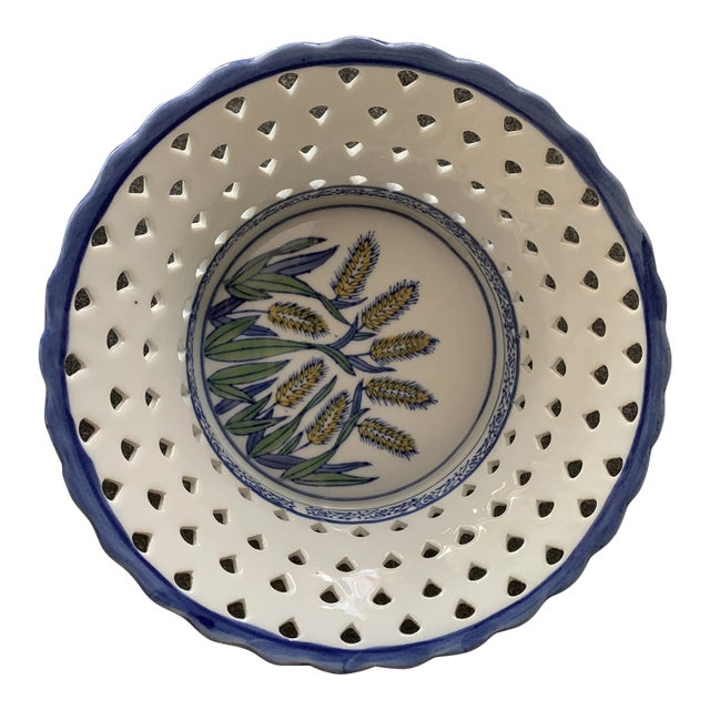 Vintage Chinoiserie Ceramic Bowl Blue White For Sale