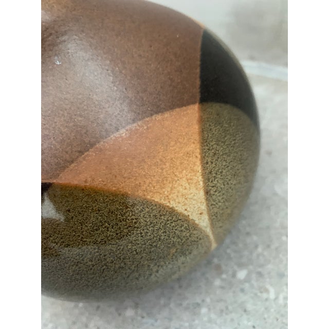 Vintage Robert Maxwell Mid-Century Modern Art Pottery Vase, Vessel for Pottery Craft With Earth-Tone Overlapping Contrasting Circles in a Salt Glaze For Sale - Image 9 of 12