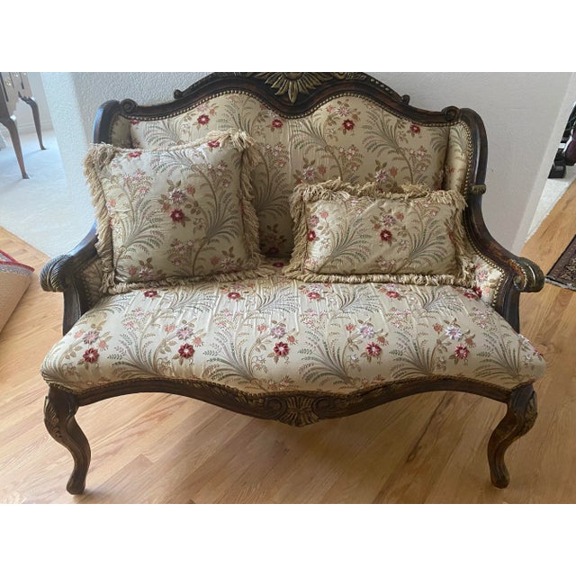 Louis XV French Style Exquisite Settee Vintage Paul Robert Excellent "Mint" Condition For Sale - Image 4 of 12