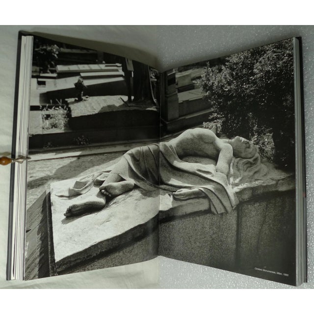 21st Century Illustrated Folio, Annie Leibovitz's a Photographer's Life: 1990-2005, First Edition - 1 Book For Sale - Image 12 of 12