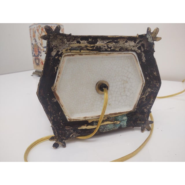 1990s Wildwood Chinoiserie Handpainted Hextagional Lotus Arts Lamp- A Pair For Sale - Image 14 of 14