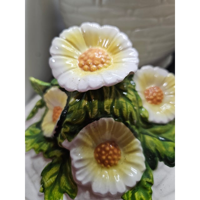 Mid-Century Modern VTG Geo Z. Lefton 4115 Rustic Daisy Weave Porcelain Ceramic Canister Set - Japan For Sale - Image 3 of 4