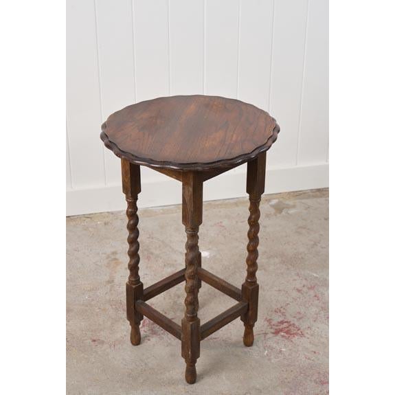 Wood Antique English Round Oak Barley Twist Table With Scalloped Edge For Sale - Image 7 of 8