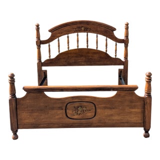 Vintage Convertible Queen or Full Size Traditional Style Half Poster Bedframe For Sale