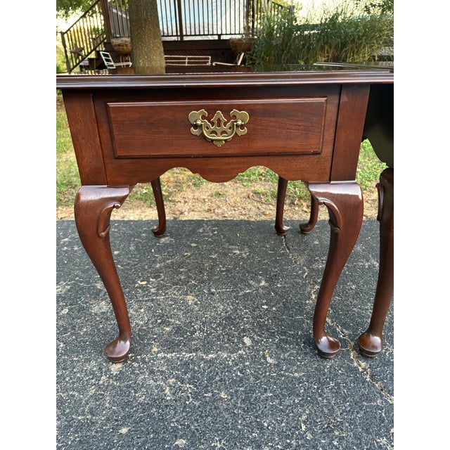 Wood Ethan Allen Georgian Court Queen Anne Side Tables, Set of 2 For Sale - Image 7 of 12