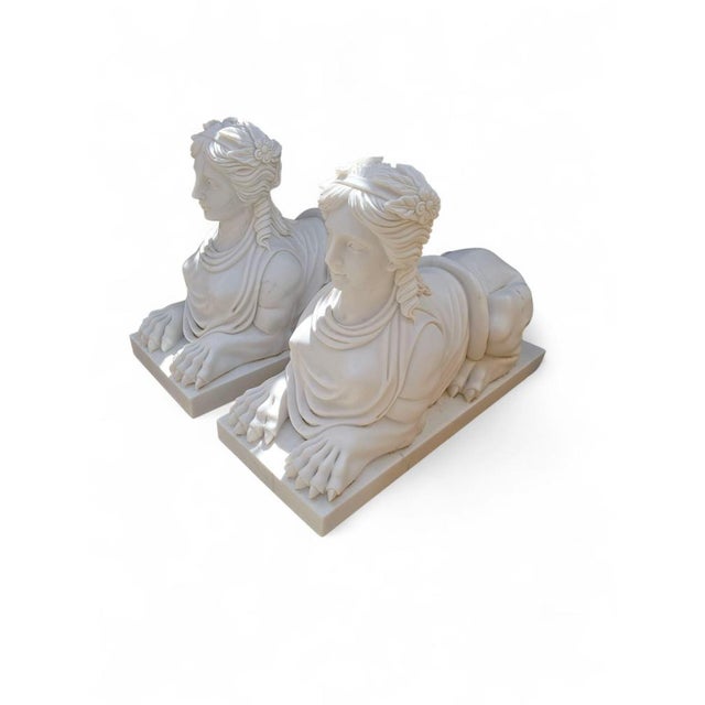 Egyptian Sphinx Sculptures in White Marble, Italy, 20th Century, Set of 2 For Sale - Image 3 of 10