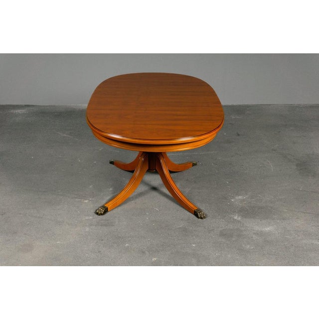 Item: Large coffee table Period & Style: English style - late 20th century Features: - Elegant and practical piece of...