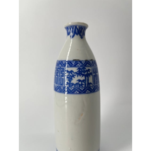 Ceramic Vintage Japanese Sake Bottle With Blue Floral Motif – Traditional Ceramic Tokkuri For Sale - Image 7 of 8