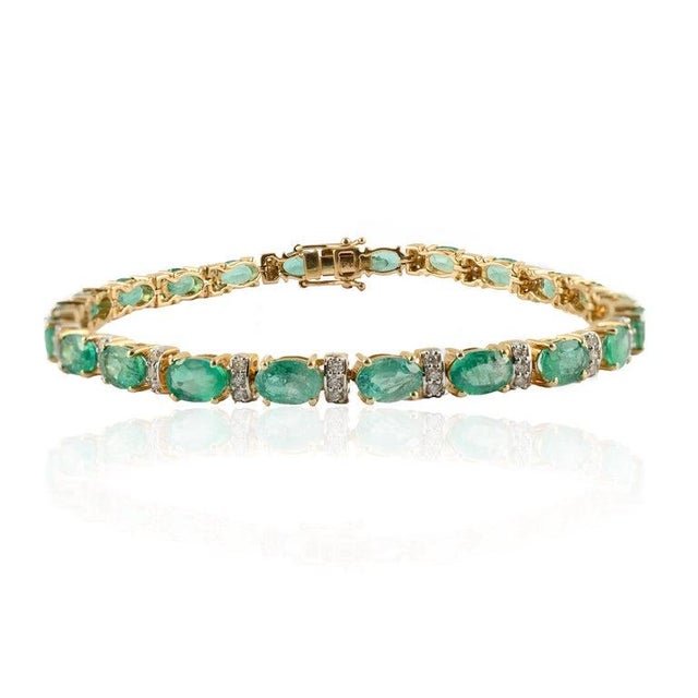 9.46 Carats Natural Green Emerald and Diamond Tennis Bracelet For Sale - Image 4 of 5