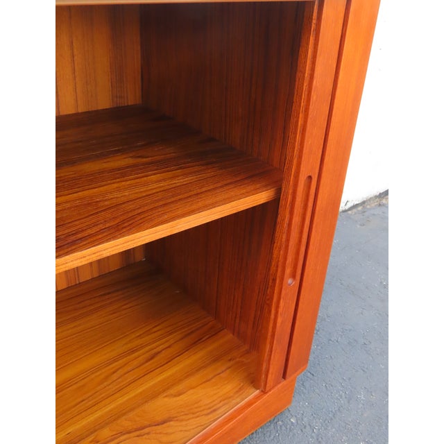 Brown Danish Modern Bow Front Tambour Doors Dresser Sideboard Tv Media Console 6677 For Sale - Image 8 of 18