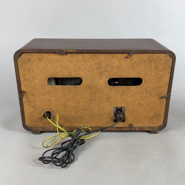 Vintage Swiss Type 2201 Valve Radio in Wood from Paillard For Sale - Image 4 of 17
