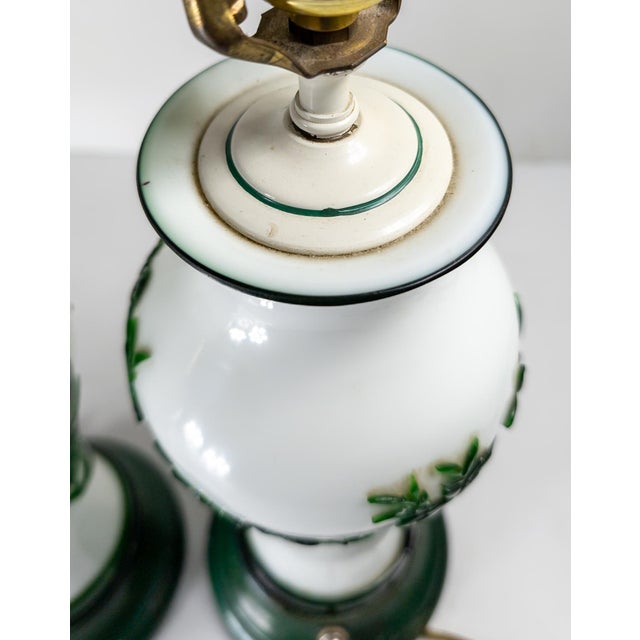 20th Century Pair of Chinese Chinoiserie Peking Glass Table Lamps For Sale - Image 14 of 18