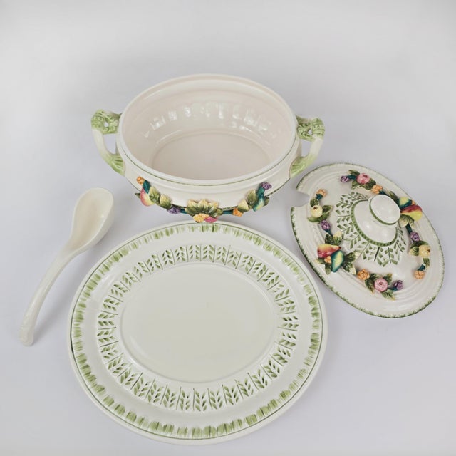 Vintage Italian Majolica Tureen With Underplate and Ladle - 3 Pieces For Sale - Image 10 of 14