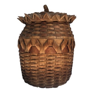 Late 19th Century Star-Shaped Lid Cane Basket For Sale