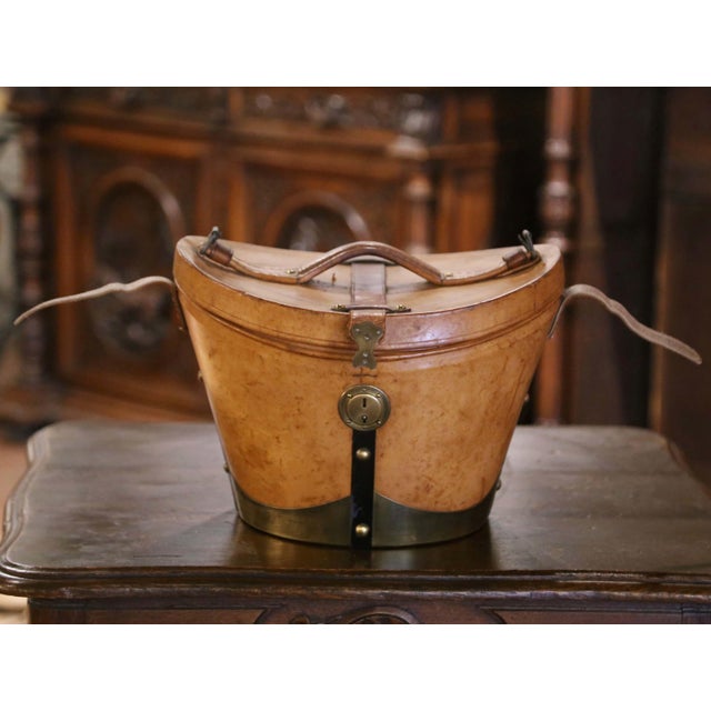 Mid-19th Century French Oval Pigskin Leather Hat Box With Original Top Hat For Sale In Dallas - Image 6 of 12