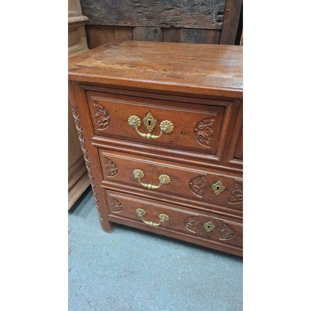 18th Century Chestnut and Oak Chest of Drawers For Sale - Image 3 of 10