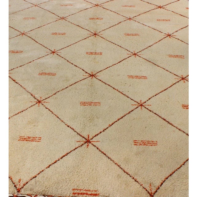 Mid 20th Century Ivory Background Vintage Large Moroccan Rug With Orange/Brown Diamond Pattern 9′ × 12′ For Sale - Image 5 of 10