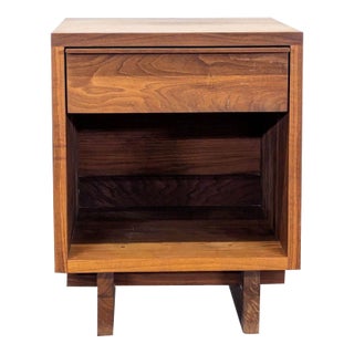 Vermont Furniture Company One Drawer Walnut Nightstand For Sale