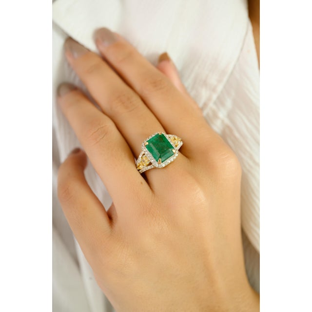 Metal Vintage Emerald Wedding Ring With Yellow Diamonds Size 6 For Sale - Image 7 of 12