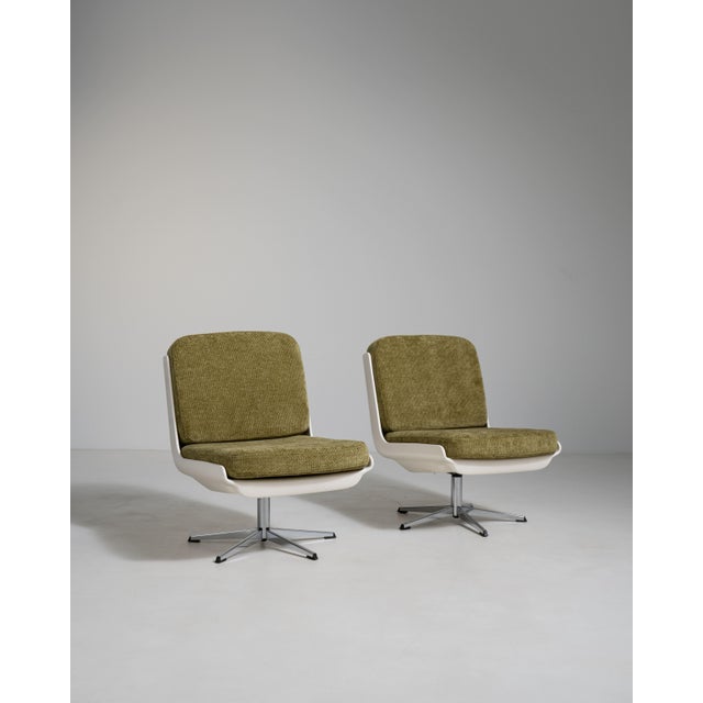 Pair of Variopur Space Age Upholstered Swivel Chairs, Antique, Germany, Circa 1970 For Sale In Greensboro - Image 6 of 14