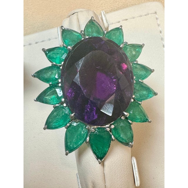 Gemstone 30 Ct Oval Amethyst & 25 Ct Emerald Large Cocktail Ring in Platinum, 32gm, Size6 For Sale - Image 7 of 18