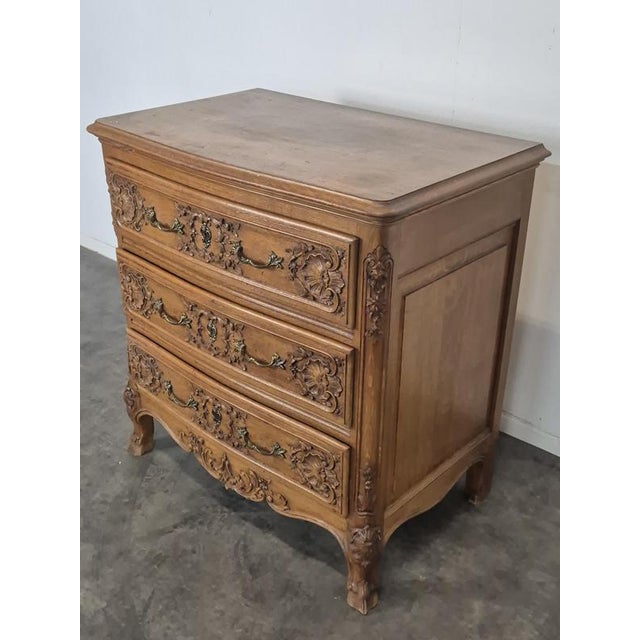 Louis XIV Style Liège Commode in Oak For Sale - Image 4 of 9