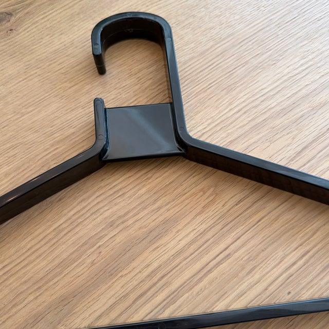 Set of 10 1970’s Modernist Black Plastic Hangers Attributed to Finnish Designer Maija Ruoslathi For Sale In New York - Image 6 of 11