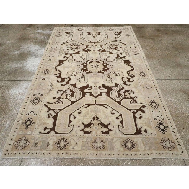 Galerie Shabab Collection Mid-20th Century Turkish Anatolian Gallery Rug For Sale - Image 4 of 10