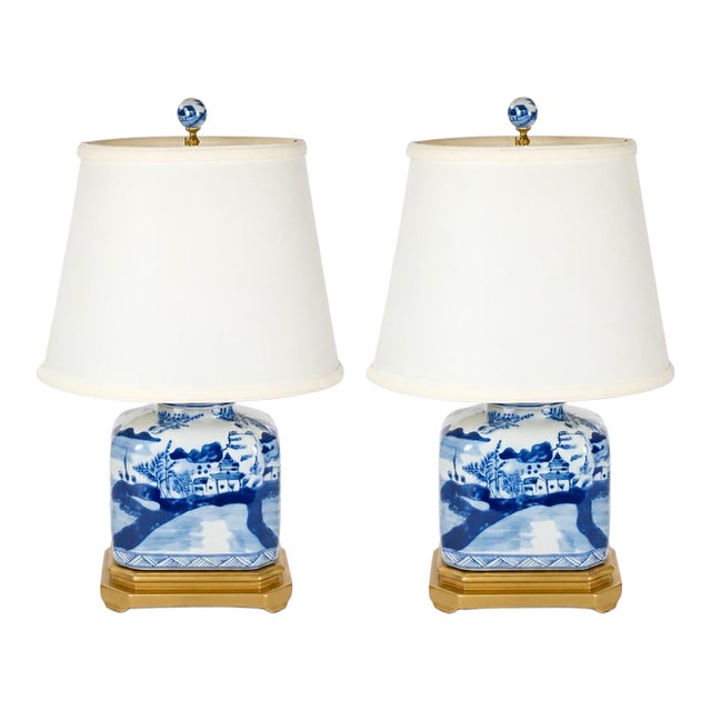 20th Century Blue / White Chinoiserie Porcelain Wood Base Pair of Table Lamps - Pair For Sale