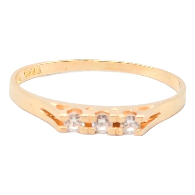 Three Stone Ring in Gold with White Stones For Sale
