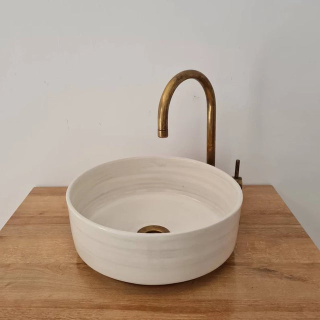 Contemporary Contemporary Minimalistic White Bathroom Wash Basin For Sale - Image 3 of 6