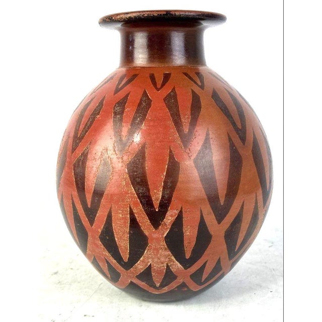 1980s 1980s Signed José Lescano Peruvian Chulucanas Terracotta Art Pottery Vase For Sale - Image 5 of 5