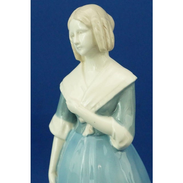 20th Century Art Nouveau Ceramic Sculpture of a Lady from Amphora, Austria, 1890s For Sale - Image 11 of 18
