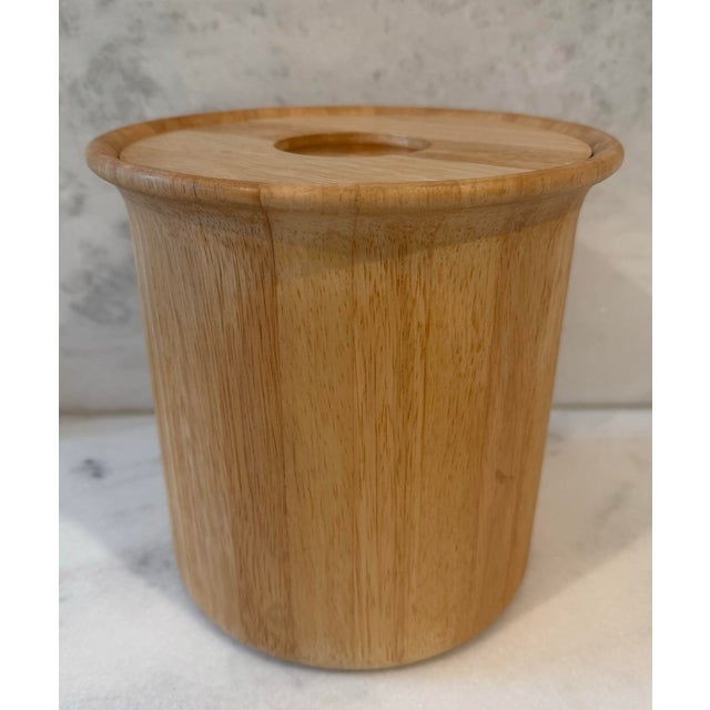 Late 20th Century Vintage Blonde Wood Ice Bucket With Lid and Liner For Sale - Image 5 of 9